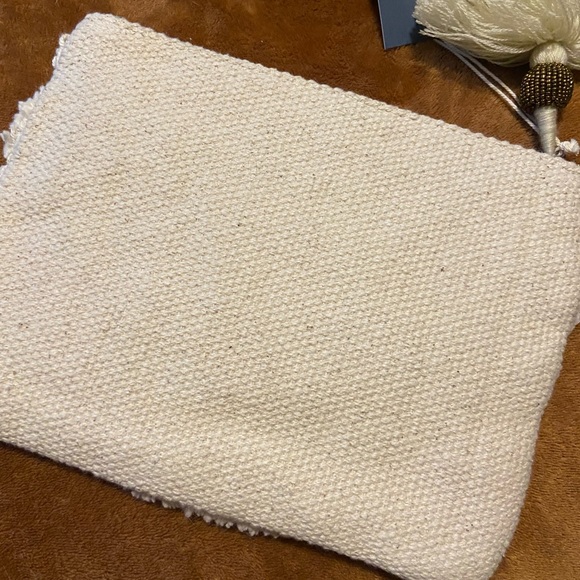 Adorable boho clutch!! - Picture 2 of 3